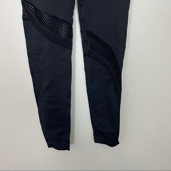 Zyia Angle Performance Hi-Rise 7/8 24” - Picture 5 of 8